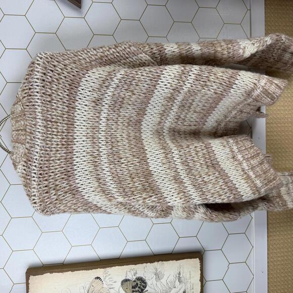 American Eagle Tan Cozy Chunky Knit Cardigan Sweater - Size - Medium - Picture 2 of 6